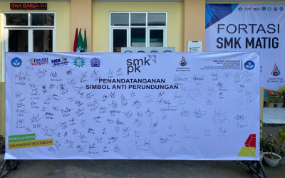 PERAN GURU ABAD 21 DAN PENDIDIKAN KARAKTER DALAM MENGATASI BULLIYING DALAM SEKOLAH