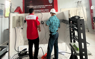 Maju ke Provinsi! Siswa TKJ SMK Muhammadiyah 3 Gresik Siap Bersaing di LKS Information Network Cabling